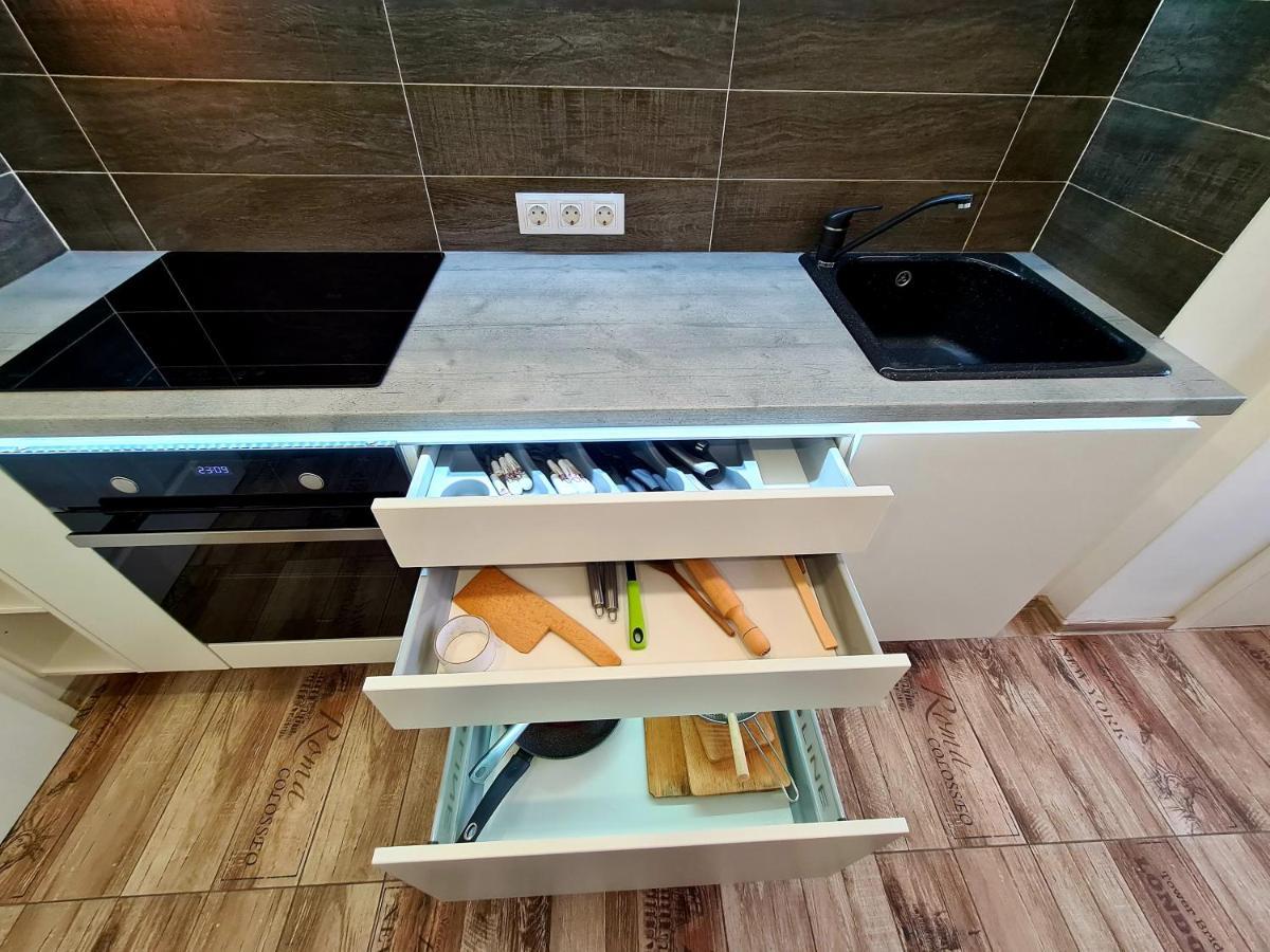 Best Apartment Central Хунедоара Екстериор снимка
