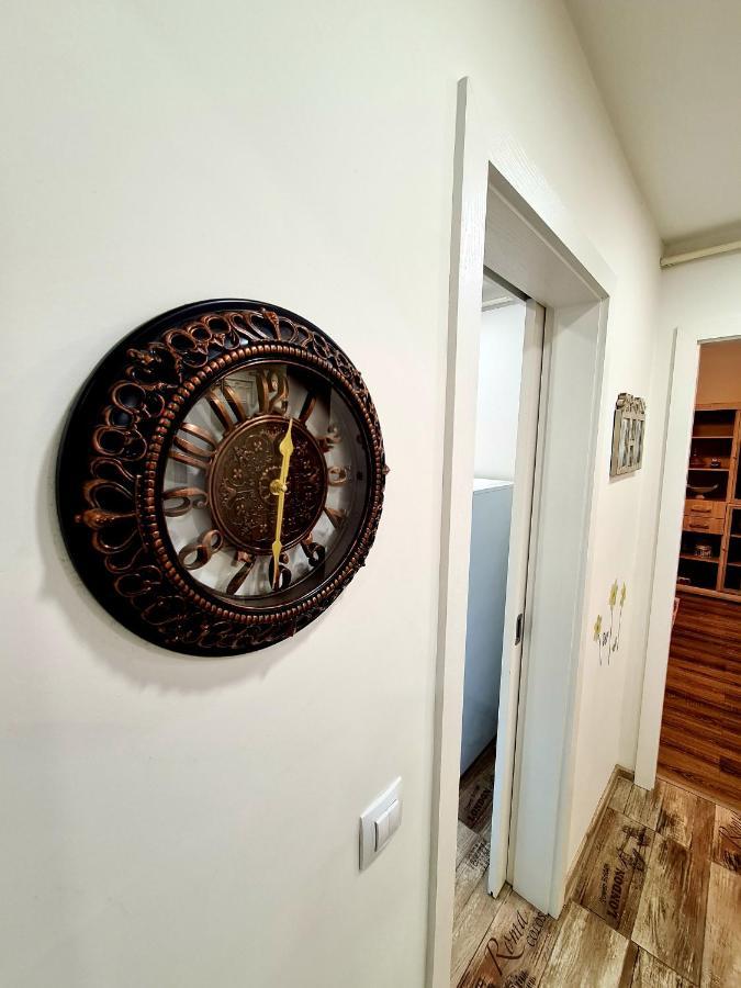 Best Apartment Central Хунедоара Екстериор снимка