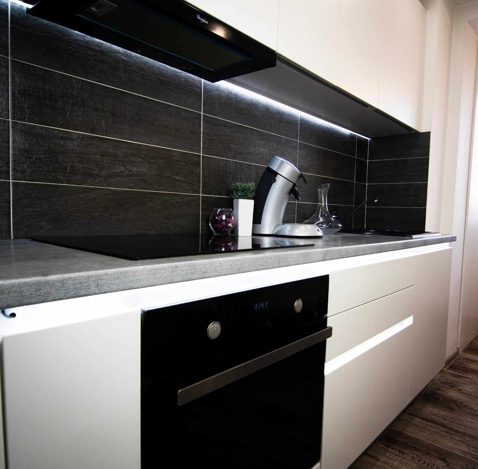 Best Apartment Central Хунедоара Екстериор снимка